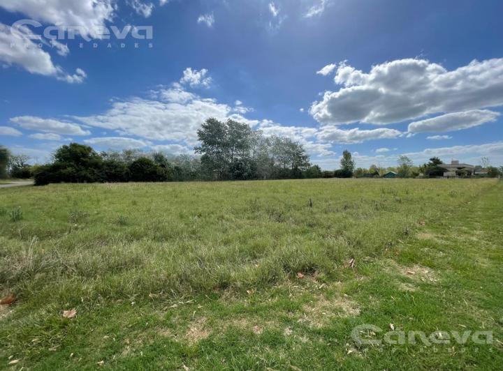 Terreno · 3100m²