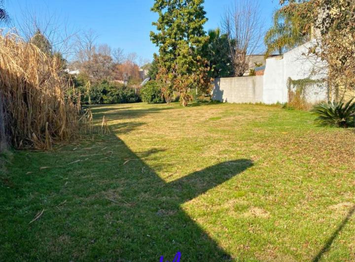 Terreno · 700m²
