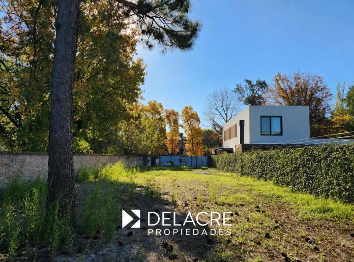 Terreno · 740m²