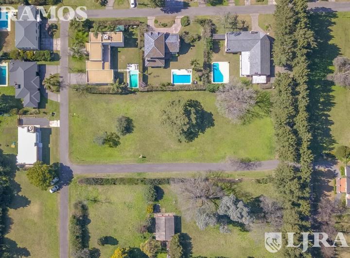 Terreno · 761m²