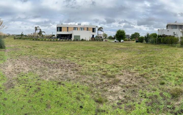 Terreno · 650m²