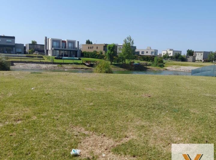 Terreno · 941m²