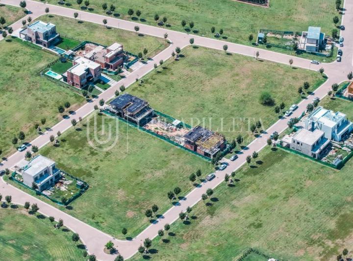 Terreno · 641m²