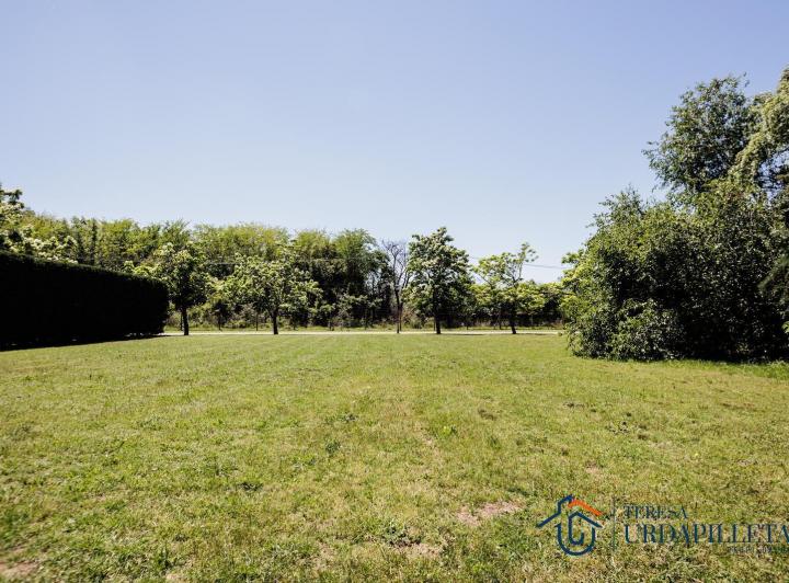 Terreno · 1900m²