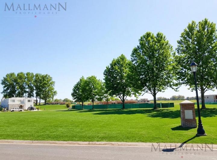 Terreno · 870m²