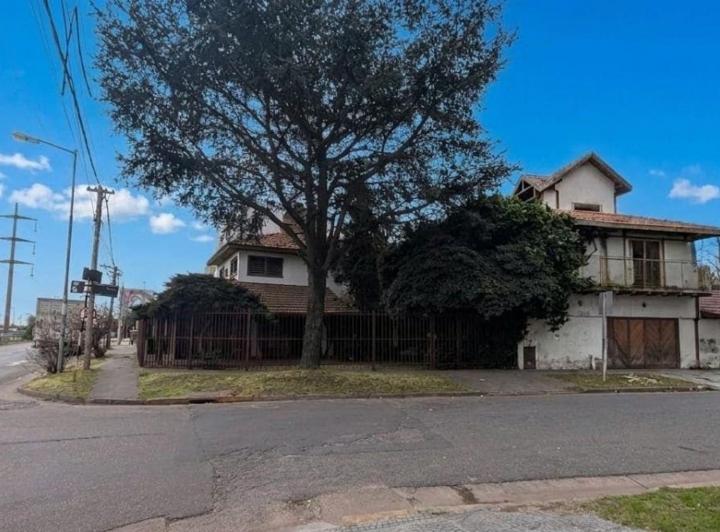 Terreno · 616m²