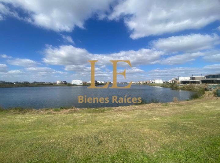 Terreno · 788m²