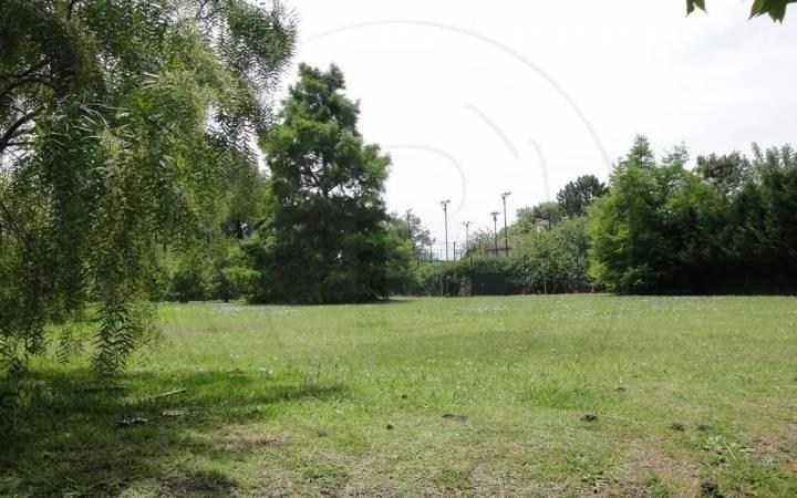 Terreno · 866m²