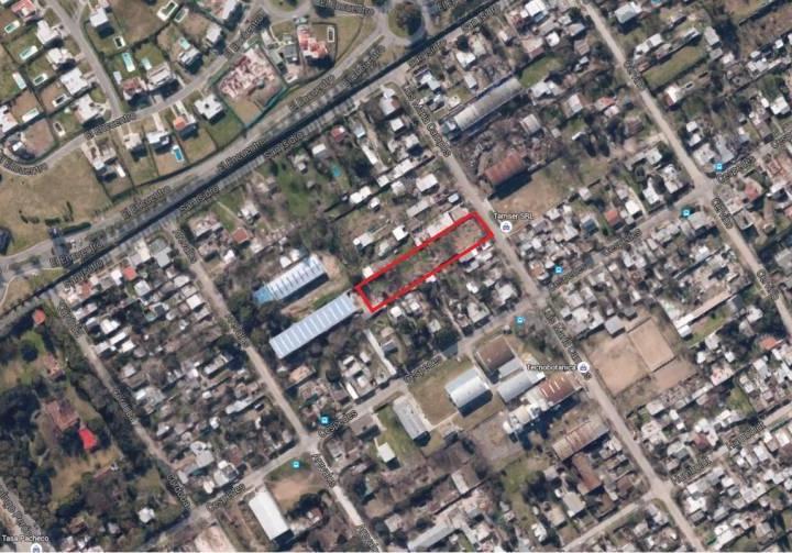 Terreno · 2100m²