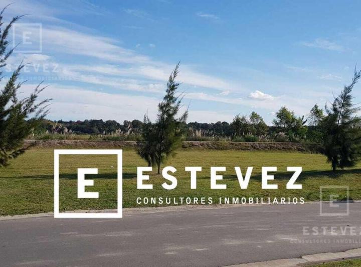 Terreno · 782m²