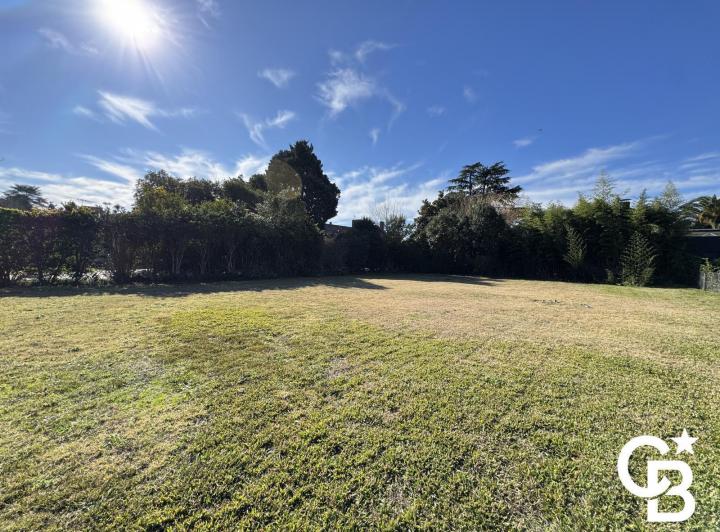 Terreno · 600m²