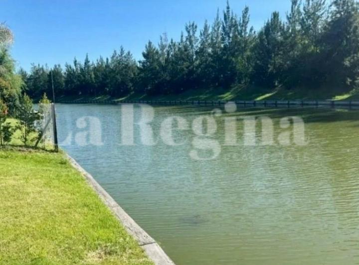 Terreno · 830m²