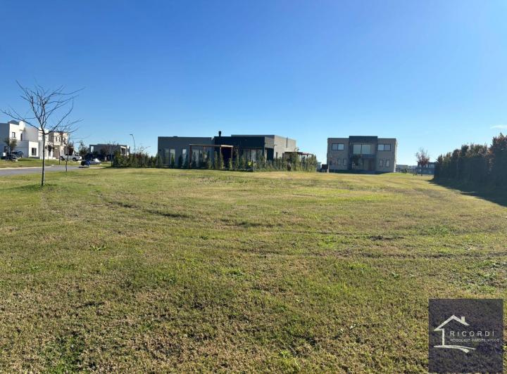 Terreno · 672m²