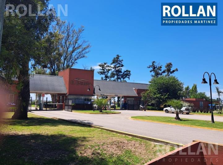 Terreno · 859m²