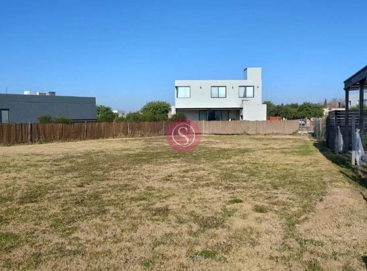 Terreno · 438m²