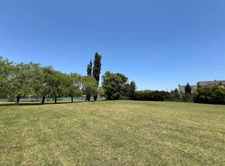 Terreno · 2009m²