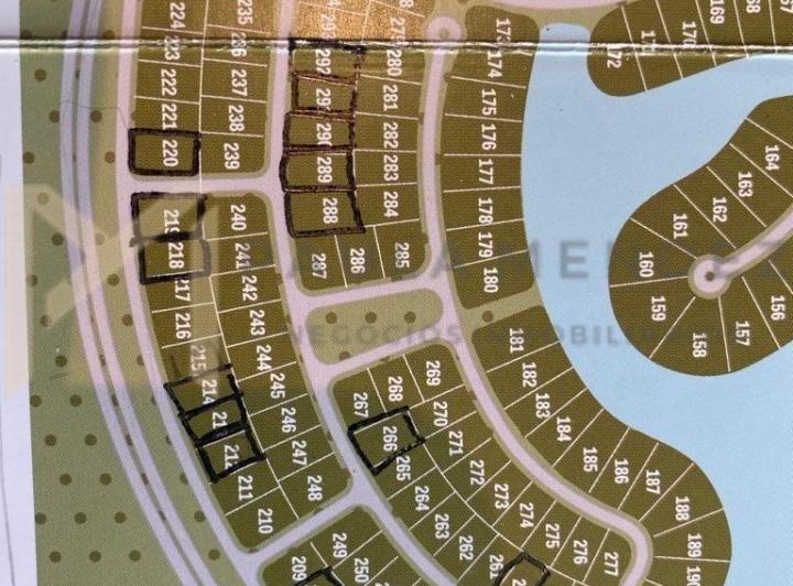 Terreno · 700m²