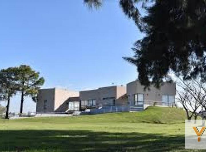 Terreno · 827m²