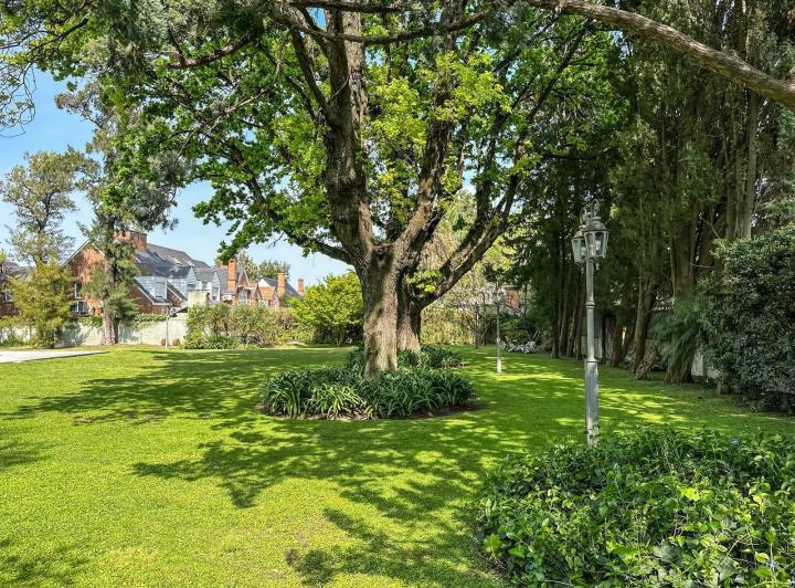 Terreno · 737m²