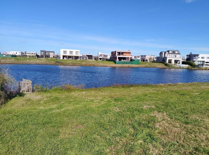 Terreno · 856m²