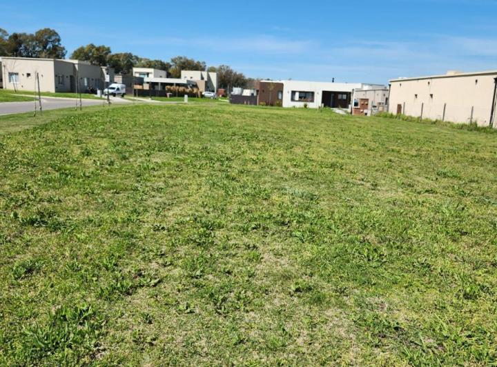 Terreno · 587m²