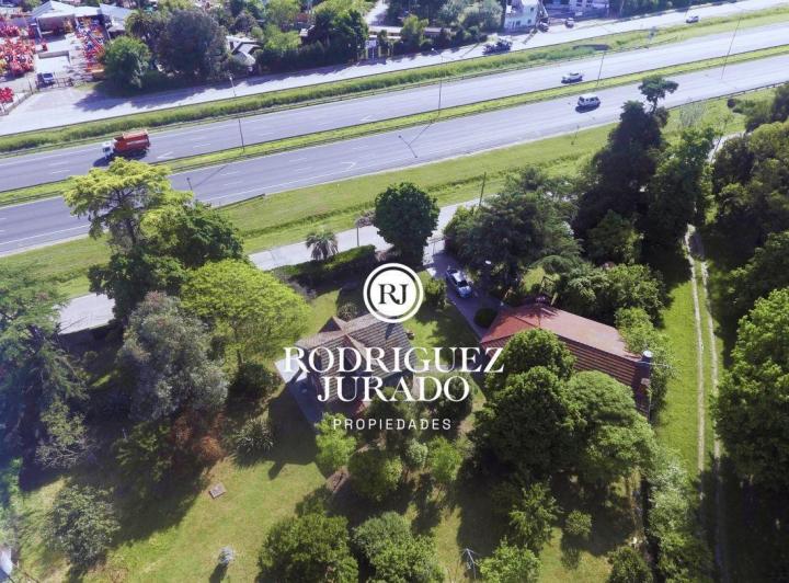 Terreno · 400m² · 9 Ambientes