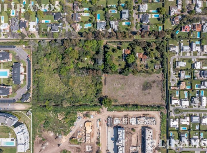Terreno · 307m²