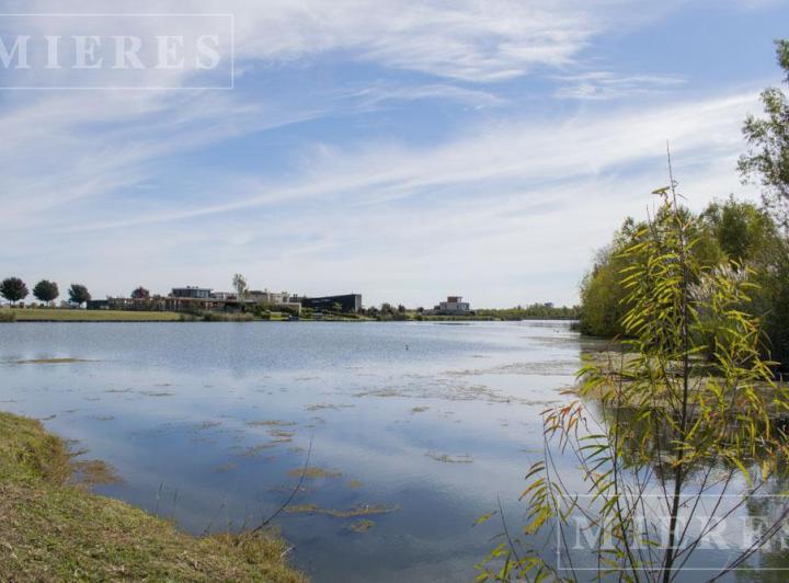 Terreno · 936m²