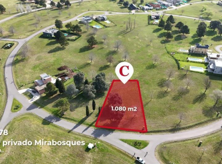 Terreno · 1080m²