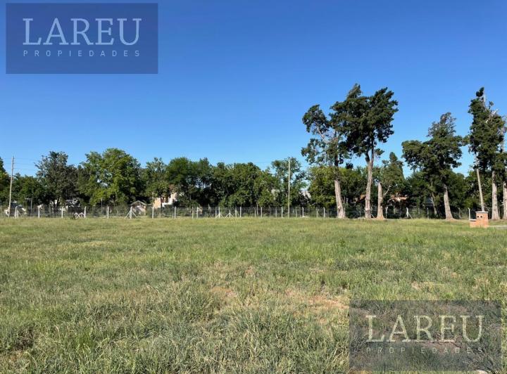 Terreno · 618m²