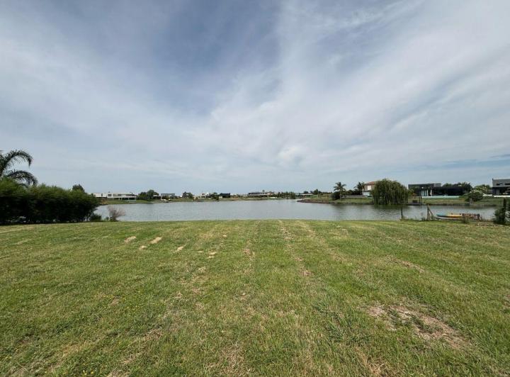 Terreno · 1151m²