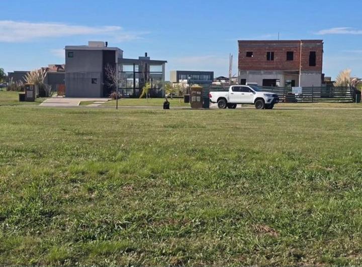 Terreno · 811m²