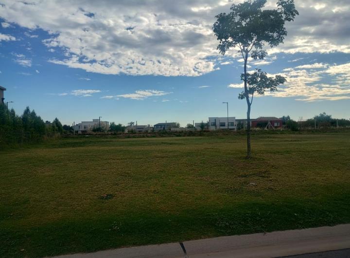 Terreno · 600m²