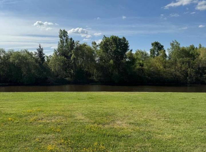 Terreno · 905m²
