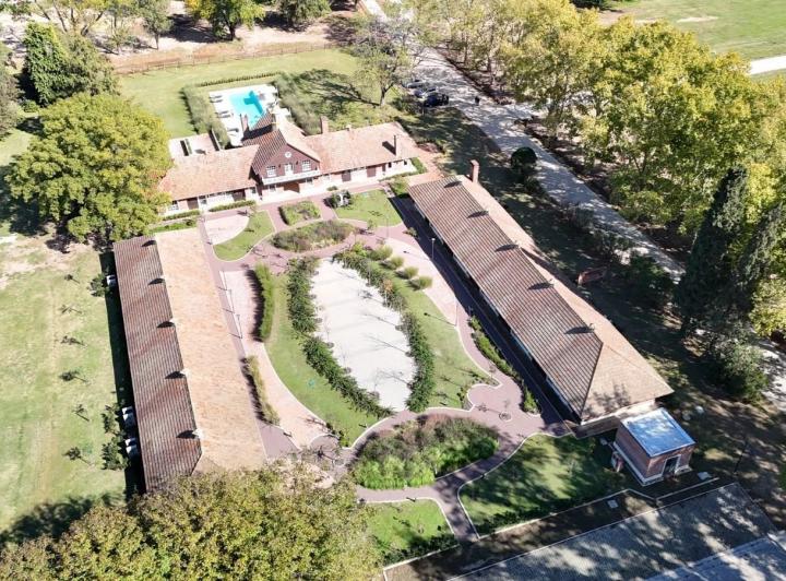 Terreno · 784m²