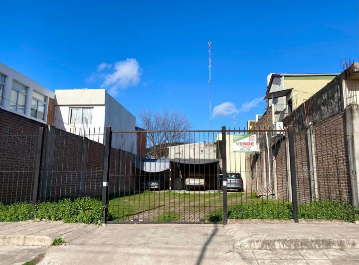 Terreno · 216m²