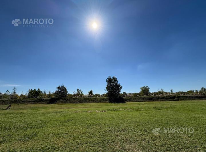 Terreno · 786m²