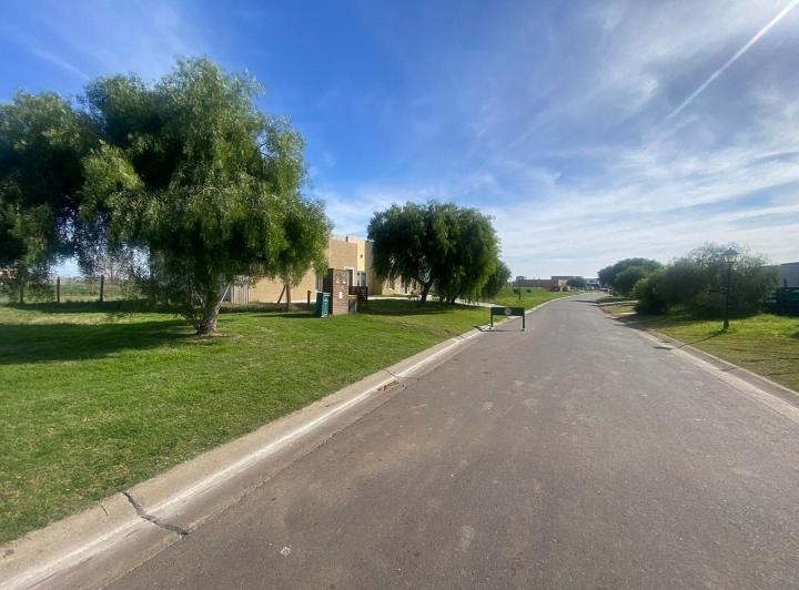 Terreno · 821m²