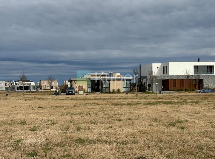 Terreno · 600m²