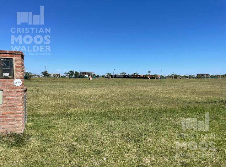 Terreno · 680m²