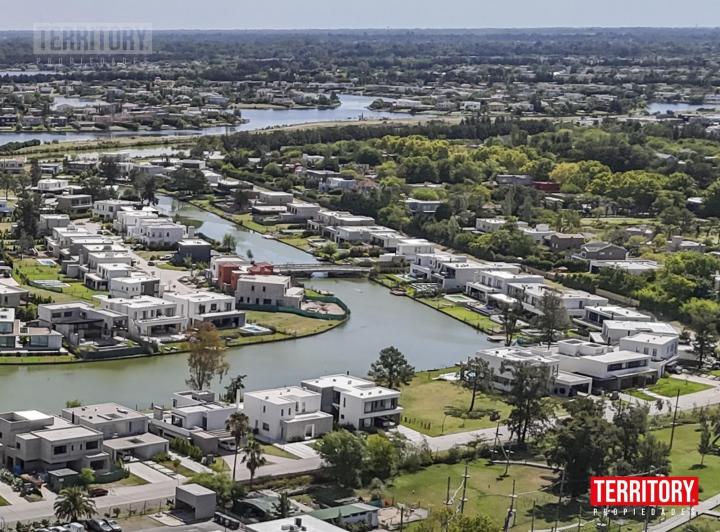 Terreno · 730m²
