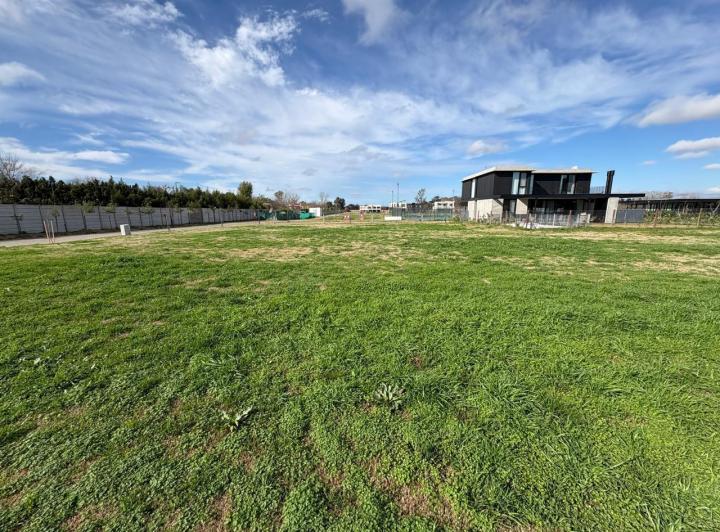 Terreno · 383m²