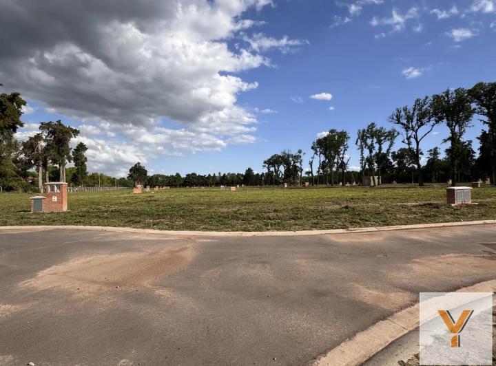Terreno · 614m²