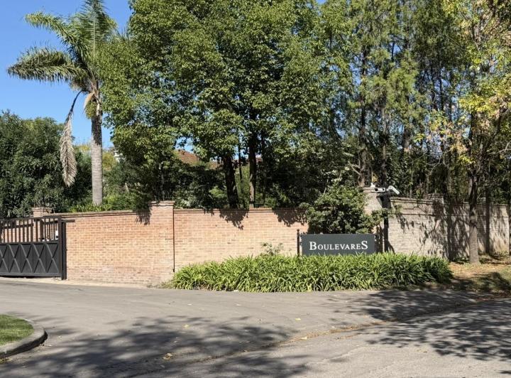 Terreno · 832m²
