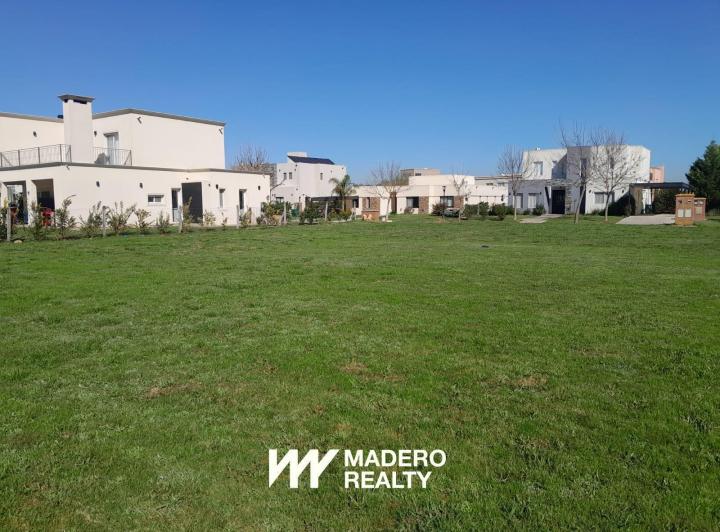 Terreno · 802m²