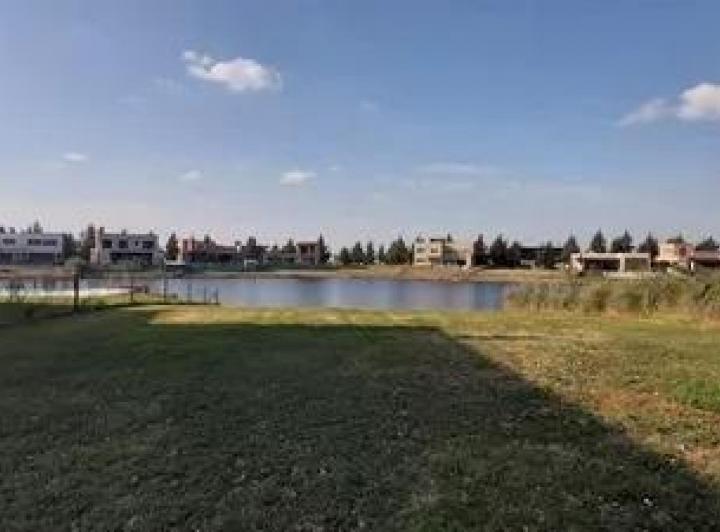 Terreno · 781m²
