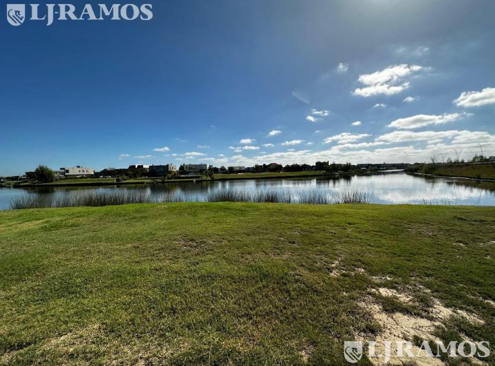 Terreno · 938m²