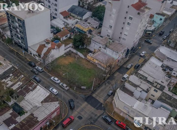 Terreno · 406m²