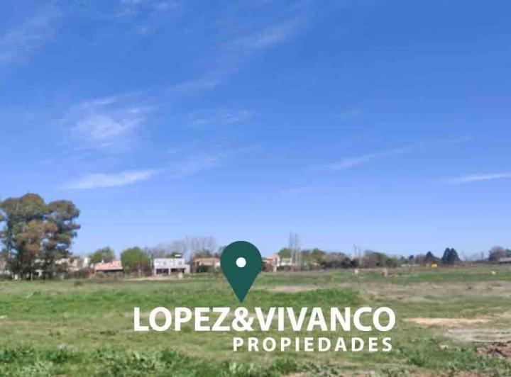Terreno · 877m²