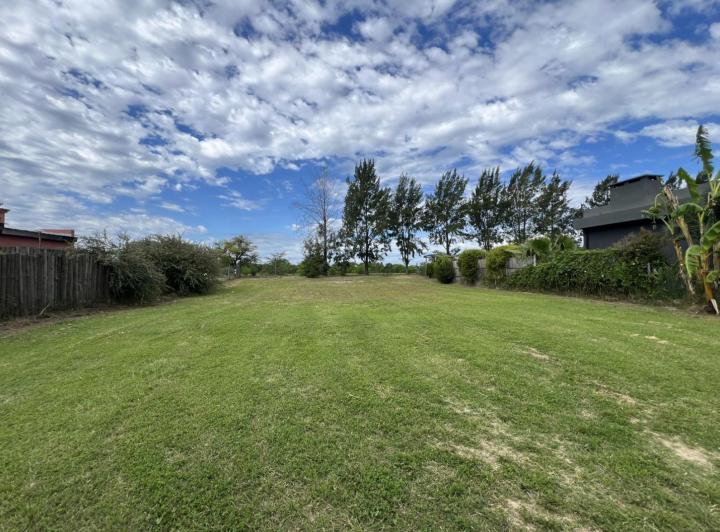 Terreno · 701m²